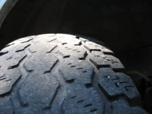Uneven tire tread wear pattern